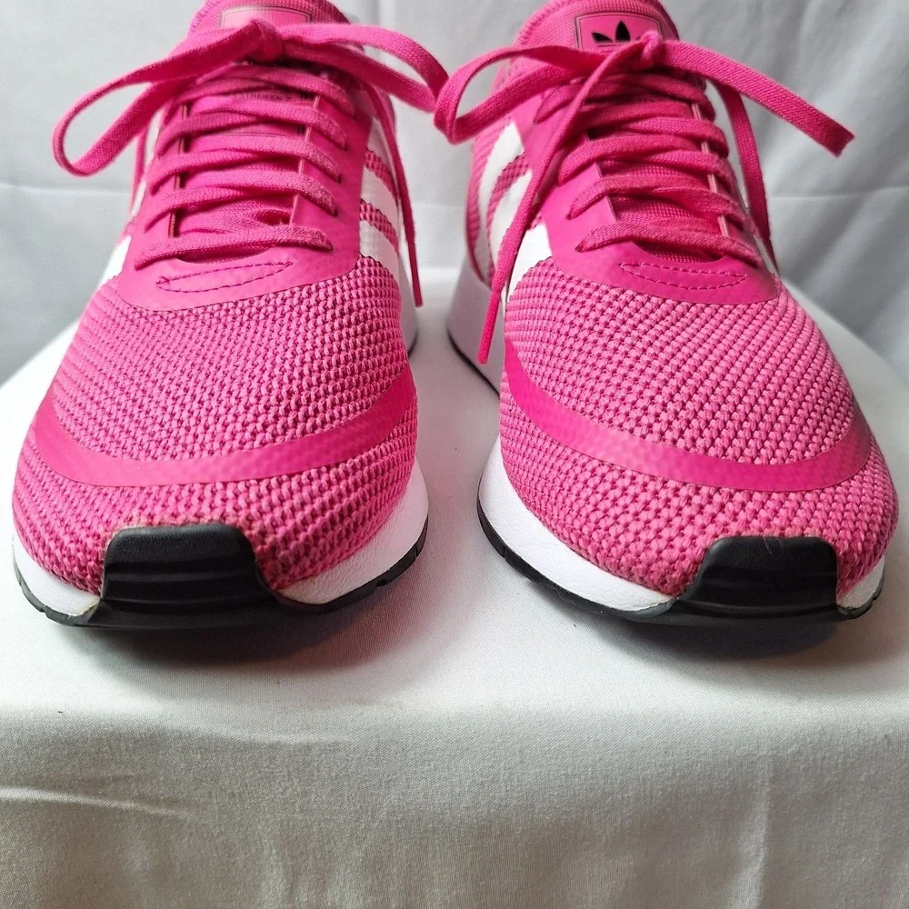 ADIDAS Iniki Runner Sneaker Womens Sz 6.5 Barbie Pink White Signature Stripe GUC
